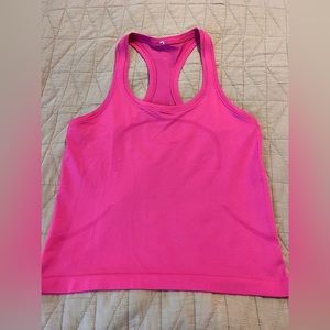 Swiftly Tech Racerback
Tank Top 2.0 *Race length